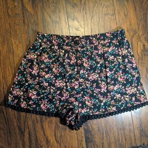Forever 21 Flowy Floral Shorts With Pockets